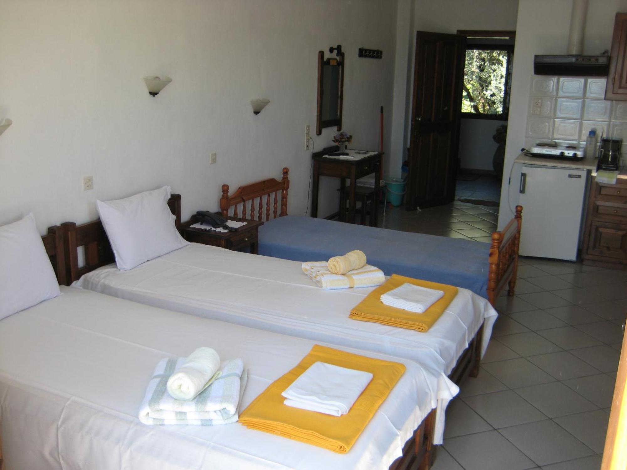 Felitsia Apartments & Studios Agios Ioannis  Екстер'єр фото